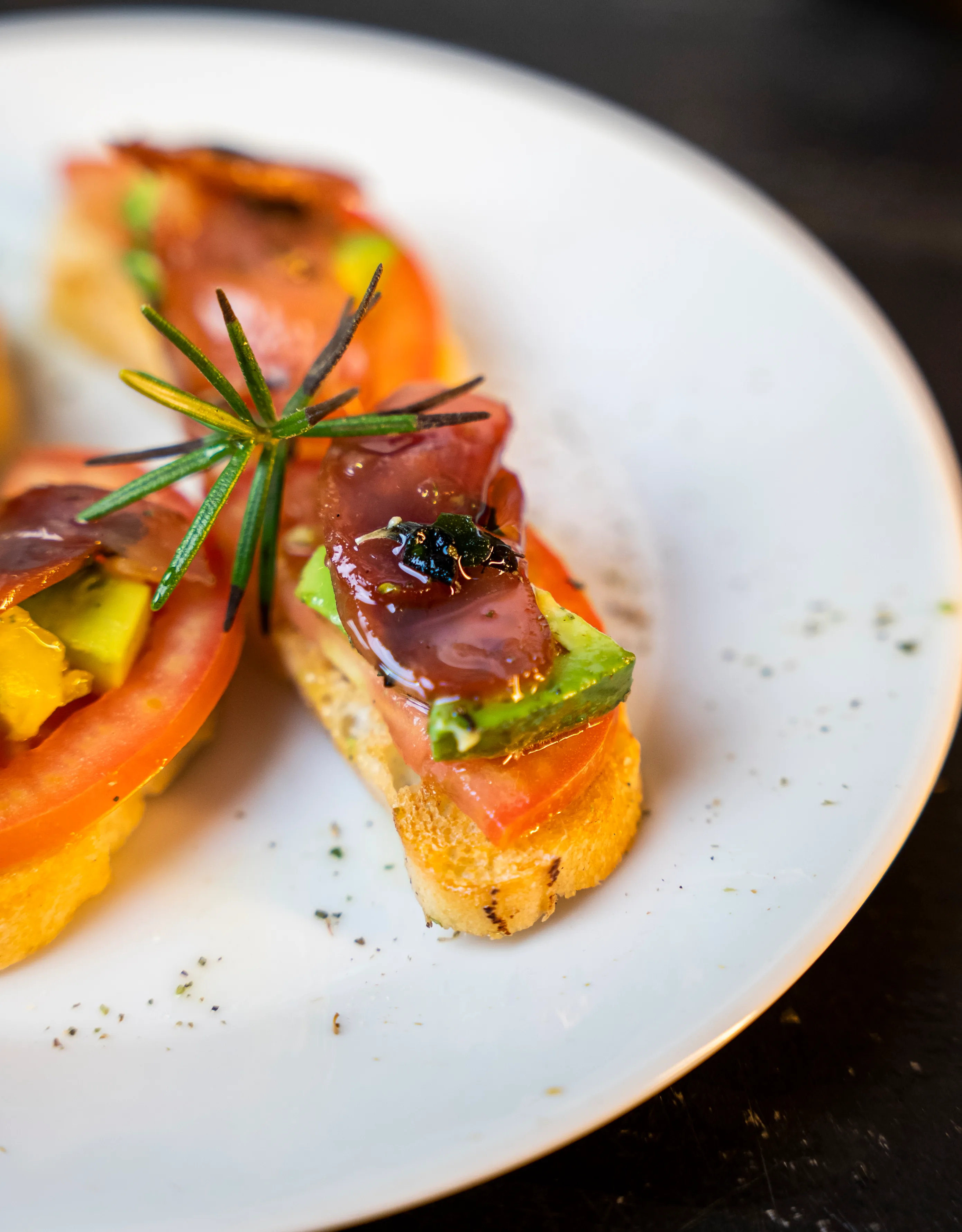 Tostadas con tomate y jamón crudo